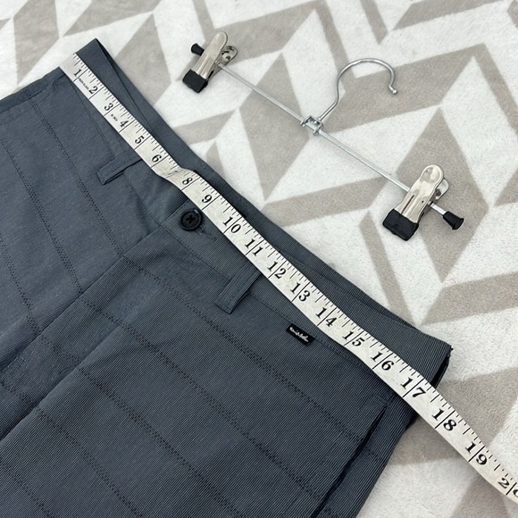 Travis Mathew Shorts Mens Gray Golf Performance Stretch Chino 10" Casual 34 - Picture 5 of 7